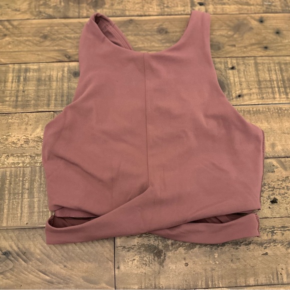 Athleta Cut Out crop top - Size XS - Picture 3 of 4